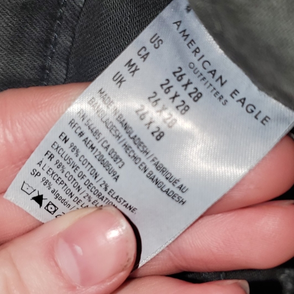 AEO high waisted distressed black jeans - Picture 9 of 11